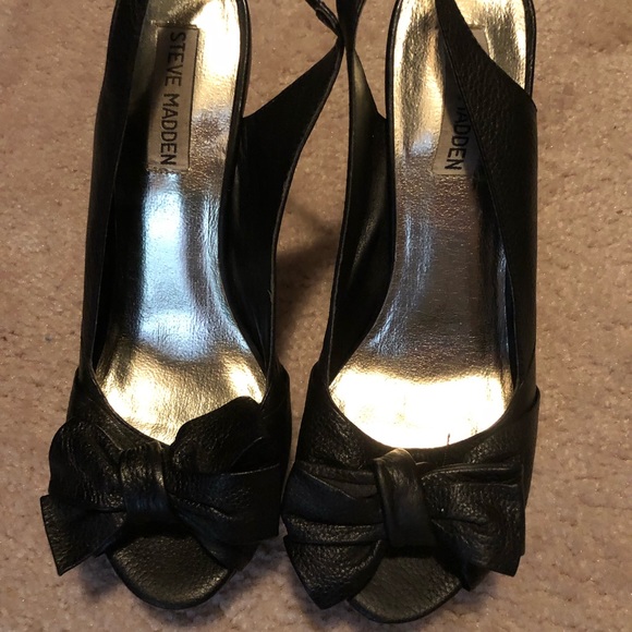 Women’s Steve Madden size 7 BLK Faux leather heels - Picture 2 of 2